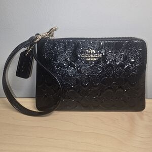COACH F64652 Black Patent Leather Debossed Corner Zip Wristlet Gold Hardware